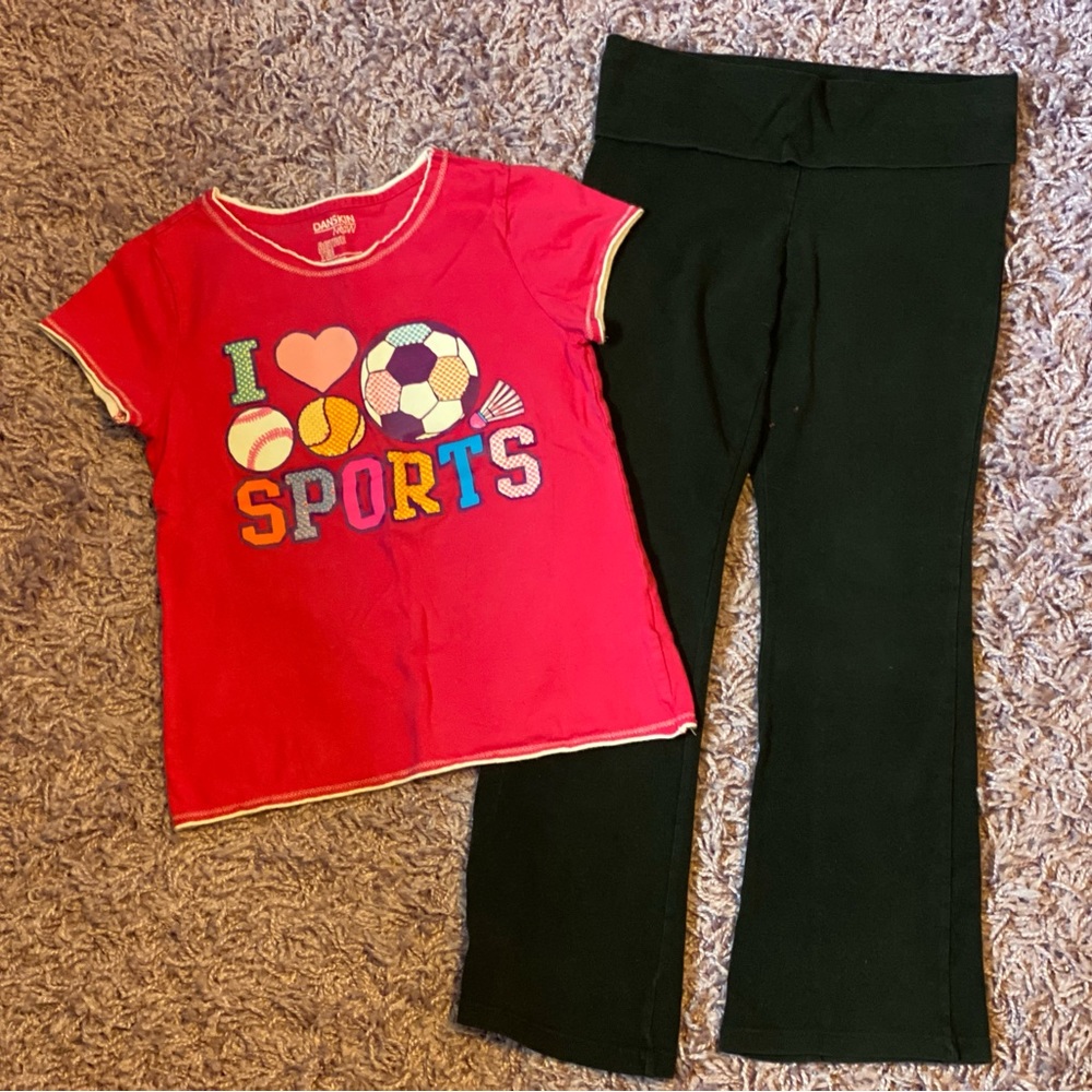 Danskin Now active set size Med 7/8 Tshirt & yoga pants 🏀 ⚽️ ⚾️ 🎾